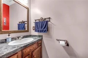 352 Carol Ln, Elyria, OH 44035 - Photo 21