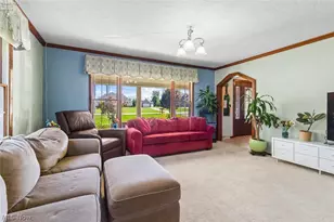 47568 Middle Ridge Rd, Amherst, OH 44001 - Photo 11
