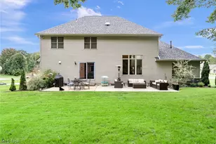 2037 Bishop Woods Ct, Poland, OH 44514 - Photo 3