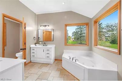 2427 Queensbury Road, Alliance, OH 44601 - Photo 17