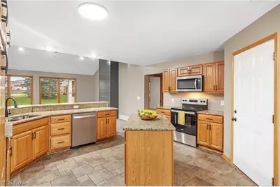 2427 Queensbury Road, Alliance, OH 44601 - Photo 9