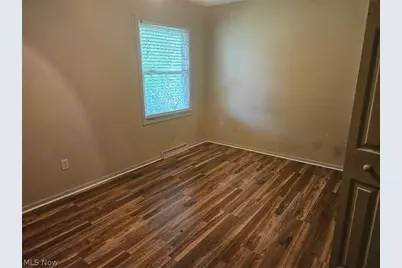17626 Lois Way, Doylestown, OH 44230 - Photo 9