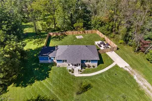 2160 Plymouth Dr, Uniontown, OH 44685 - Photo 3