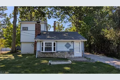 424 E 319th Street, Willowick, OH 44095 - Photo 1