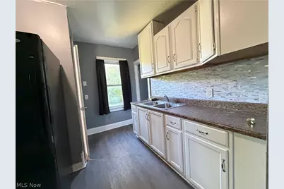 3323 Dallas Avenue, Lorain, OH 44055 - Photo 11