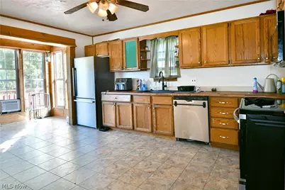 46 Prospect Street, Struthers, OH 44471 - Photo 13