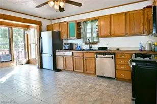 46 Prospect St, Struthers, OH 44471 - Photo 13