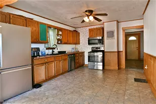 46 Prospect St, Struthers, OH 44471 - Photo 17