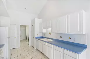 408 W Reserve Dr, Cuyahoga Falls, OH 44223 - Photo 11