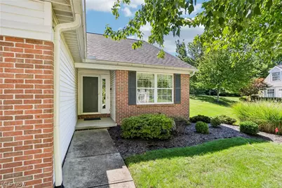 408 W Reserve Drive, Cuyahoga Falls, OH 44223 - Photo 3