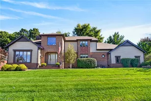 481 Lake of the Woods Blvd, Akron, OH 44333 - Photo 1