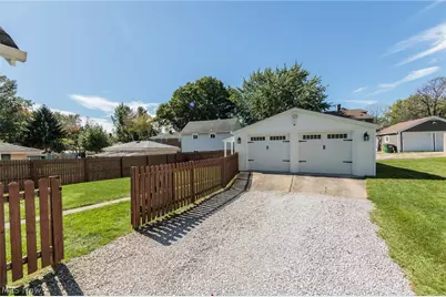 796 Graceland Avenue, Barberton, OH 44203 - Photo 35