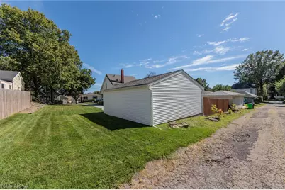 796 Graceland Avenue, Barberton, OH 44203 - Photo 43