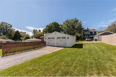796 Graceland Avenue, Barberton, OH 44203 - Photo 37