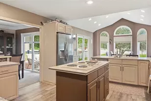 5652 Bonnell Dr, Youngstown, OH 44512 - Photo 9