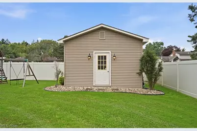 5652 Bonnell Drive, Youngstown, OH 44512 - Photo 35