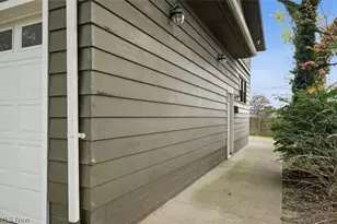 715 Oakridge Dr, Boardman, OH 44512 - Photo 5