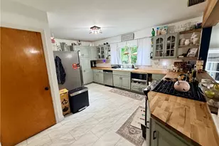 6274 Morgan Rd, Ravenna, OH 44266 - Photo 9