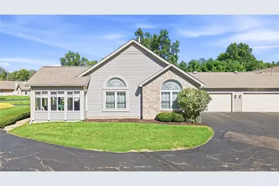 31 Parkside Circle #1, Canfield, OH 44406 - Photo 3