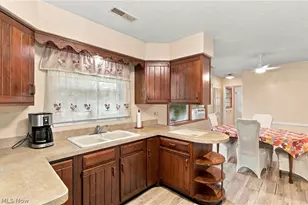 460 Rock Creek Run, Amherst, OH 44001 - Photo 17