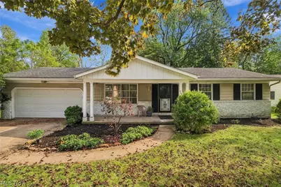 460 Rock Creek Run, Amherst, OH 44001 - Photo 3