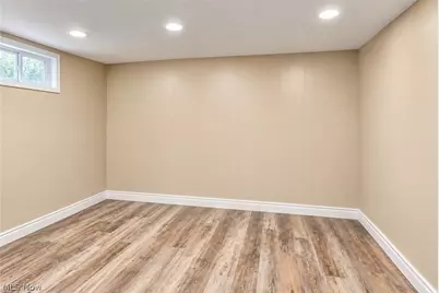 578 E Hillsdale Avenue, Green Hills, OH 44131 - Photo 21