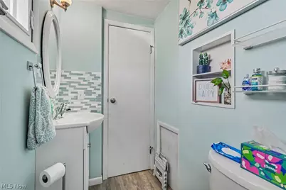 578 E Hillsdale Avenue, Green Hills, OH 44131 - Photo 17