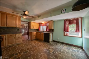 17 Parkview Dr, Conneaut, OH 44030 - Photo 5