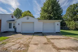 17 Parkview Dr, Conneaut, OH 44030 - Photo 3