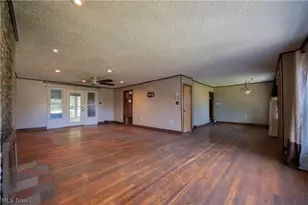 17 Parkview Dr, Conneaut, OH 44030 - Photo 9