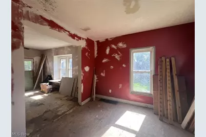 107 Elmwood Avenue, Barberton, OH 44203 - Photo 5