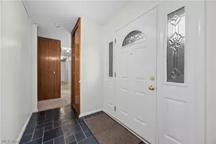 5638 Mills Creek Ln, North Ridgeville, OH 44039 - Photo 3