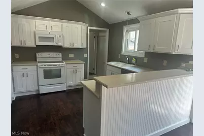 6425 Woodmoor Avenue NW, Canton, OH 44718 - Photo 5