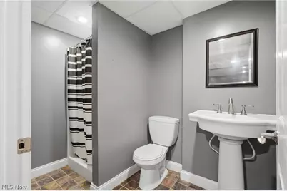 4050 Kings Court, Zanesville, OH 43701 - Photo 29
