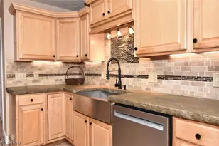 8803 Evergreen Dr, Mentor, OH 44060 - Photo 7