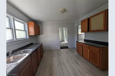 522 Shackson Street, Conneaut, OH 44030 - Photo 3