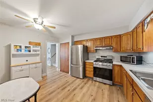 111 Edgefield Dr, Elyria, OH 44035 - Photo 5