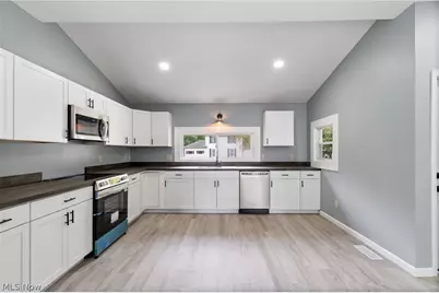 766 E Summit, Alliance, OH 44601 - Photo 9