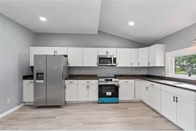 766 E Summit, Alliance, OH 44601 - Photo 11