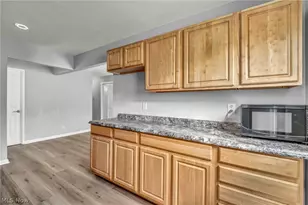 2633 Fairfax St, Streetsboro, OH 44241 - Photo 9