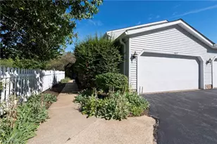 17677 Eastbrook Trail, Chagrin Falls, OH 44023 - Photo 3