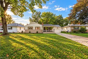 1966 Cranbrook Dr, Youngstown, OH 44511 - Photo 3