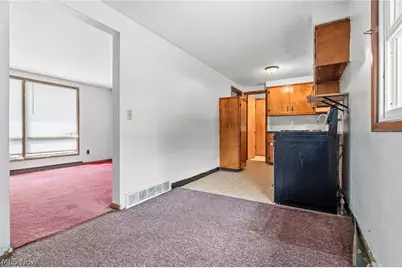 277 Devinney Avenue, Louisville, OH 44641 - Photo 7