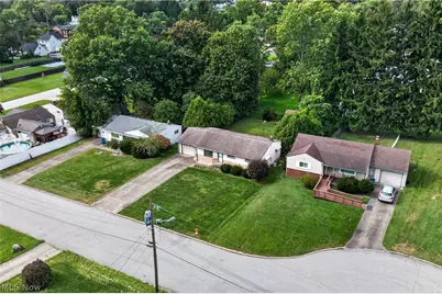 114 Joan Circle, Campbell, OH 44405 - Photo 7