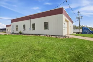 1379 S Chillicothe Rd, Aurora, OH 44202 - Photo 3