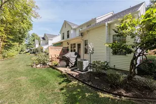 2114 W Reserve Cir, Avon, OH 44011 - Photo 5