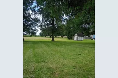 574 SE Lock Seventeen Rd, Gnadenhutten, OH 44629 - Photo 5