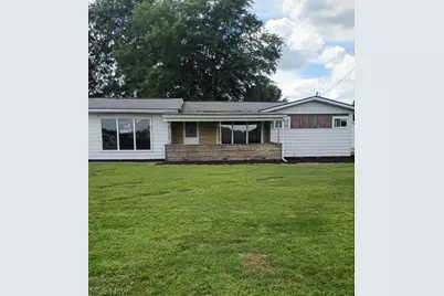 574 SE Lock Seventeen Rd, Gnadenhutten, OH 44629 - Photo 1