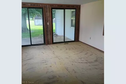 574 SE Lock Seventeen Rd, Gnadenhutten, OH 44629 - Photo 9