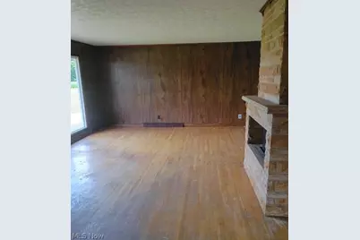 574 SE Lock Seventeen Rd, Gnadenhutten, OH 44629 - Photo 7